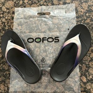 Oofos sandal - Calypso.  Brand New with tags shipped from Oofos …